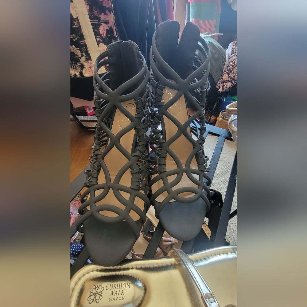 Comfort strappy sandals with wedge heel & zipper ankle/back